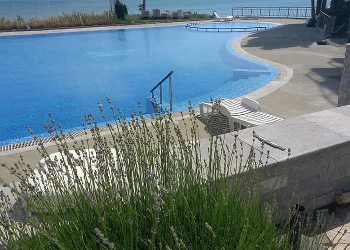 Direkt Am Pool * Поморие
