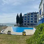 Direkt Am Pool
