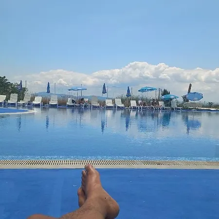 Direkt Am Pool דירה *