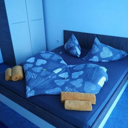 아파트 Direkt Am Pool *