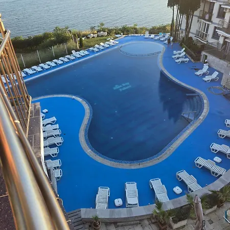 Direkt Am Pool דירה *