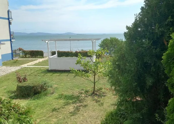 Direkt Am Pool Apartman Pomorie